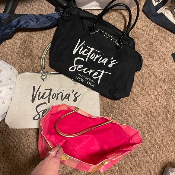 Victoria’s Secret Bond Street London Tote Bag, off-white and black - Picture 10 of 11